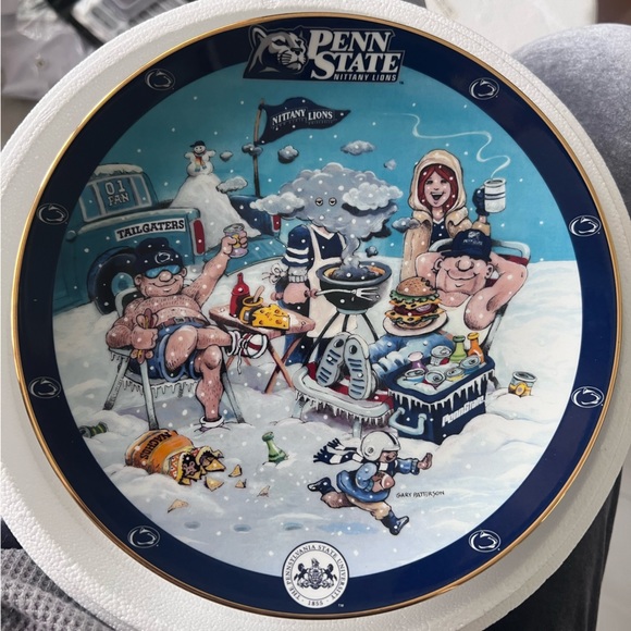 Penn State Prayer Porcelain Collector Plate by Gary Patterson. - Picture 9 of 16